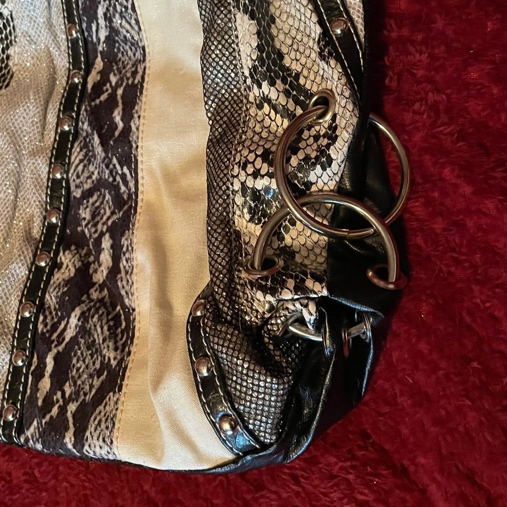 "Chateau" Embellished Purse - Picture 3 of 6